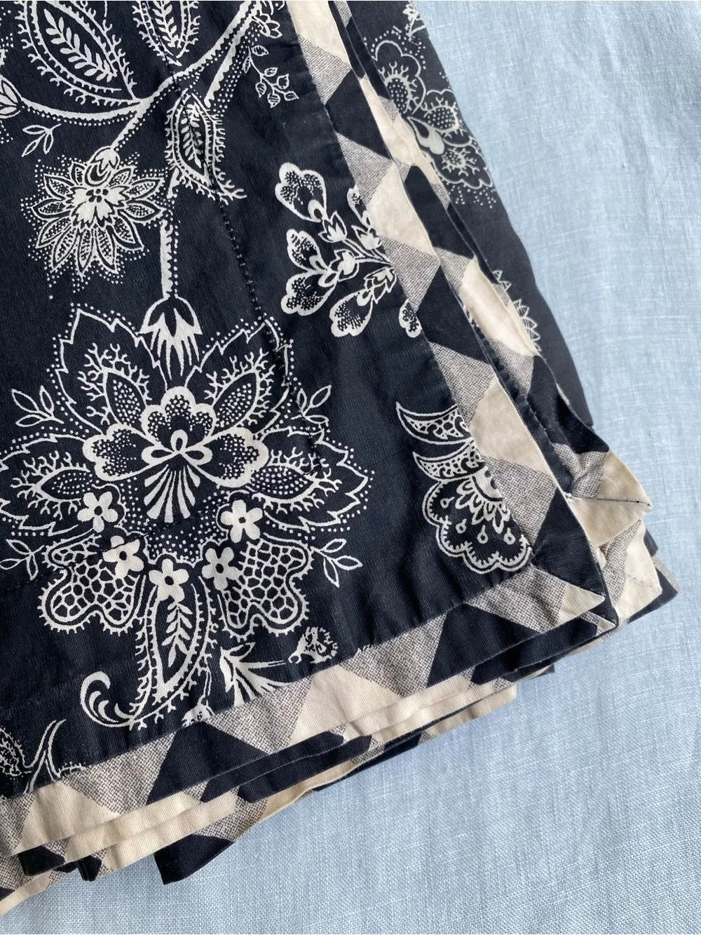 Set of 2 American Living 100% cotton black tan gingham plaid floral King shams